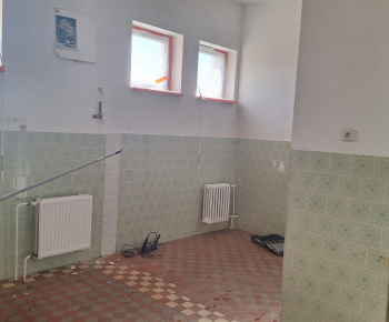 Projekty / ’’Rekonštrukcia kuchyne viacúčelovej budovy kultúrneho domu v obci Košická Polianka’’ - foto